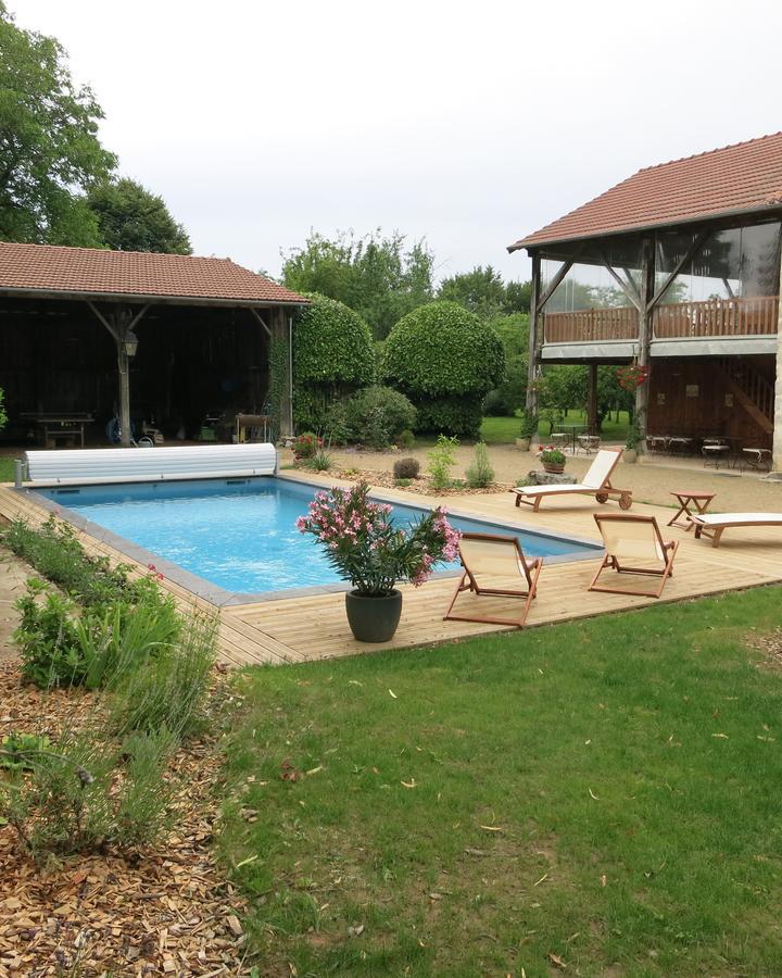 Les Jardins De Lily Hotel Saint-Léonard-de-Noblat Buitenkant foto