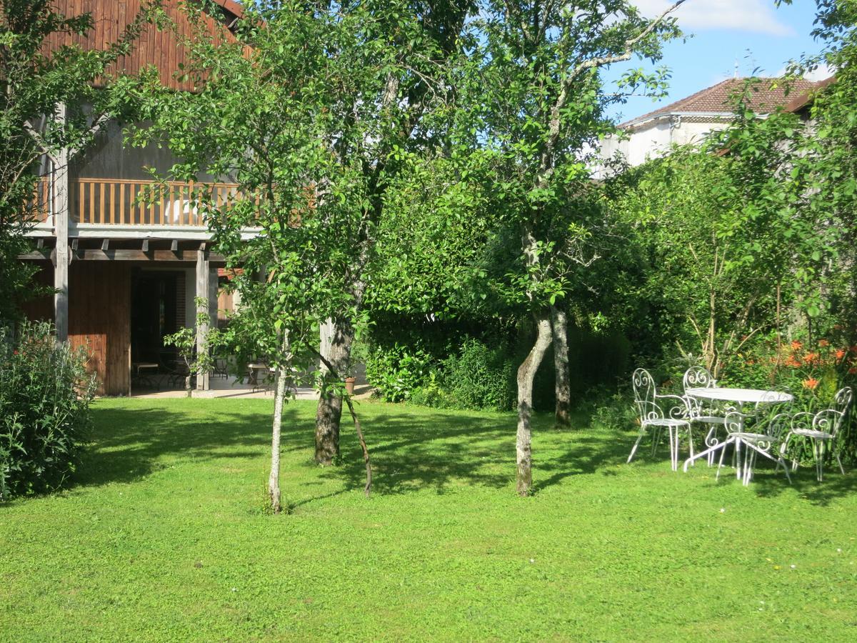 Les Jardins De Lily Hotel Saint-Léonard-de-Noblat Buitenkant foto